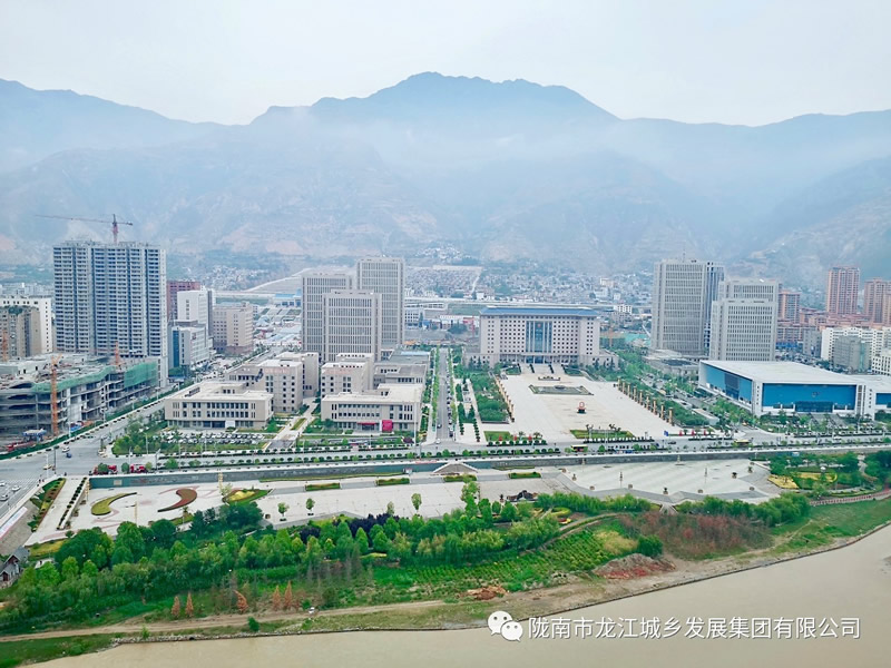 匠心傾注、喜封金頂——龍江?雙子座商住小區(qū)主體順利封頂