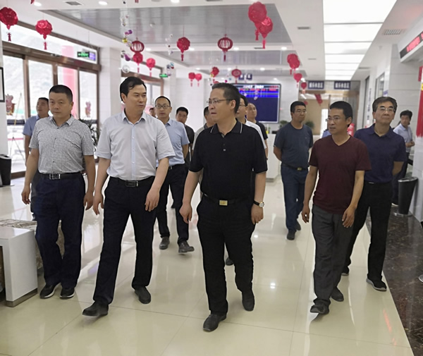 隴南市委常委、組織部部長楊郃調(diào)研指導(dǎo)市龍江城鄉(xiāng)發(fā)展集團(tuán)公司黨建工作