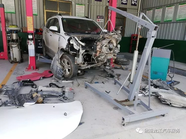 金錘鈑金，銀槍噴漆！龍江汽修值得信賴！