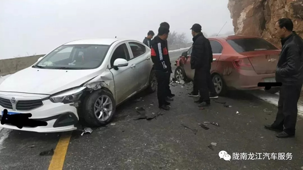 金錘鈑金，銀槍噴漆！龍江汽修值得信賴！