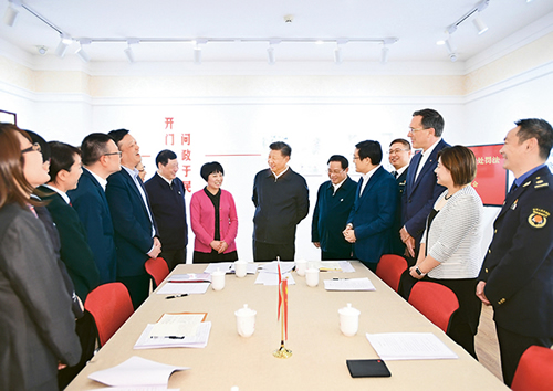 習(xí)近平：堅持、完善和發(fā)展中國特色社會主義國家制度 與法律制度